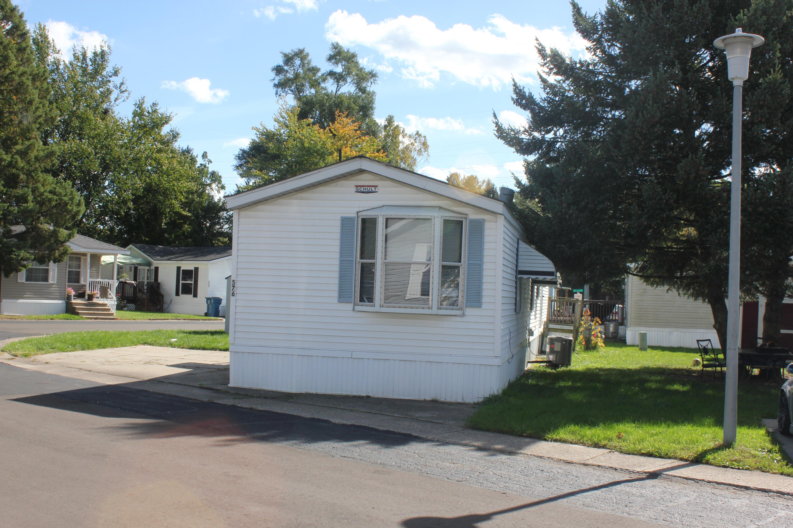 576 SE Jessica Street SE