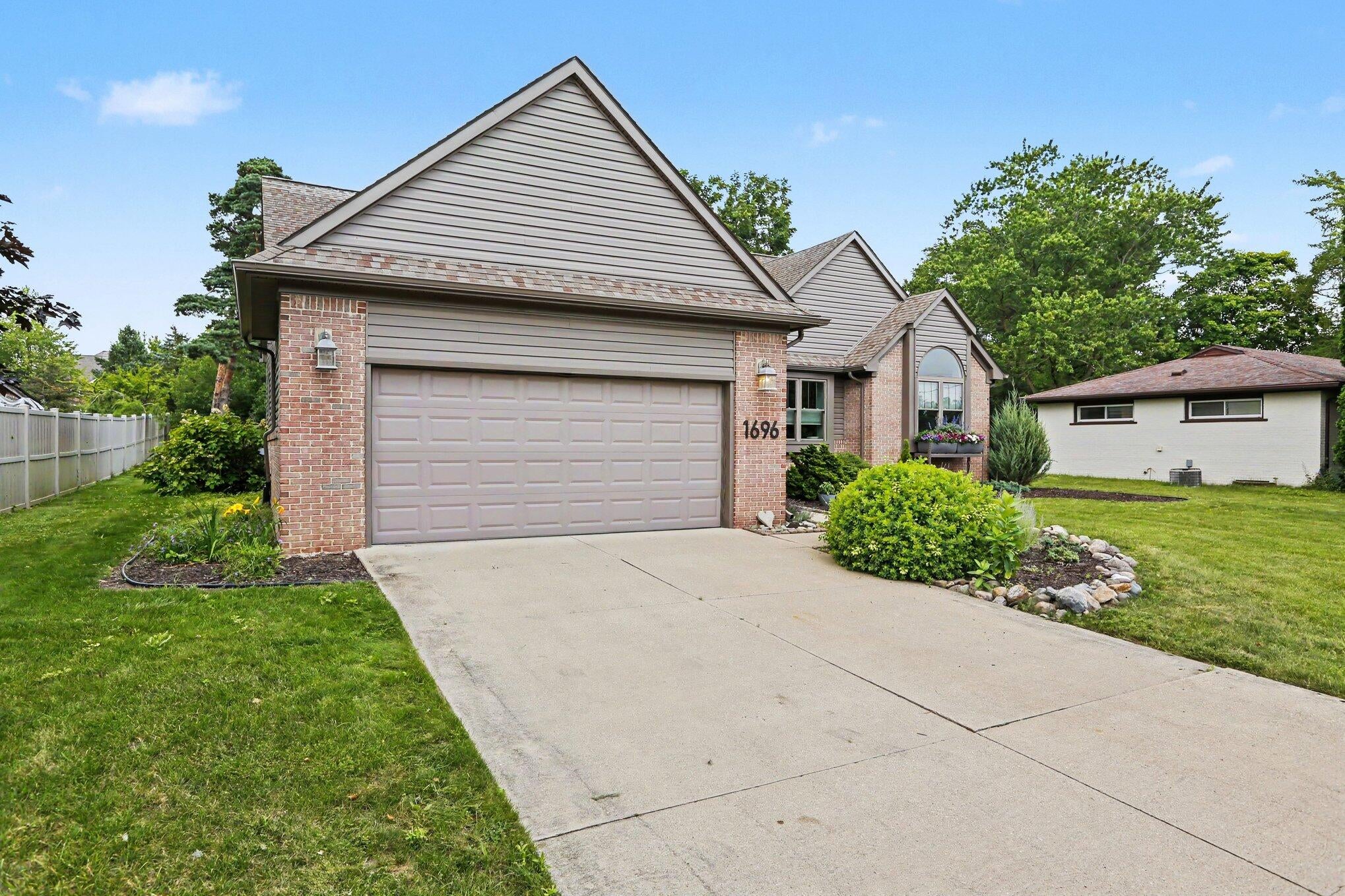 1696 W Ellsworth Road