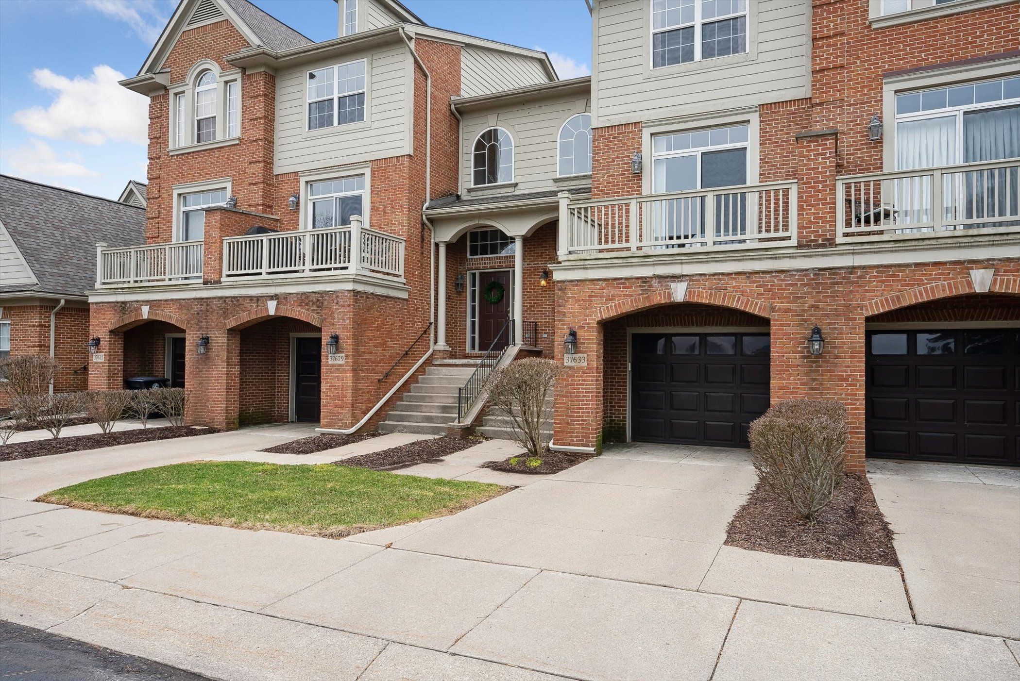 37633 NEWBURGH PARK Circle