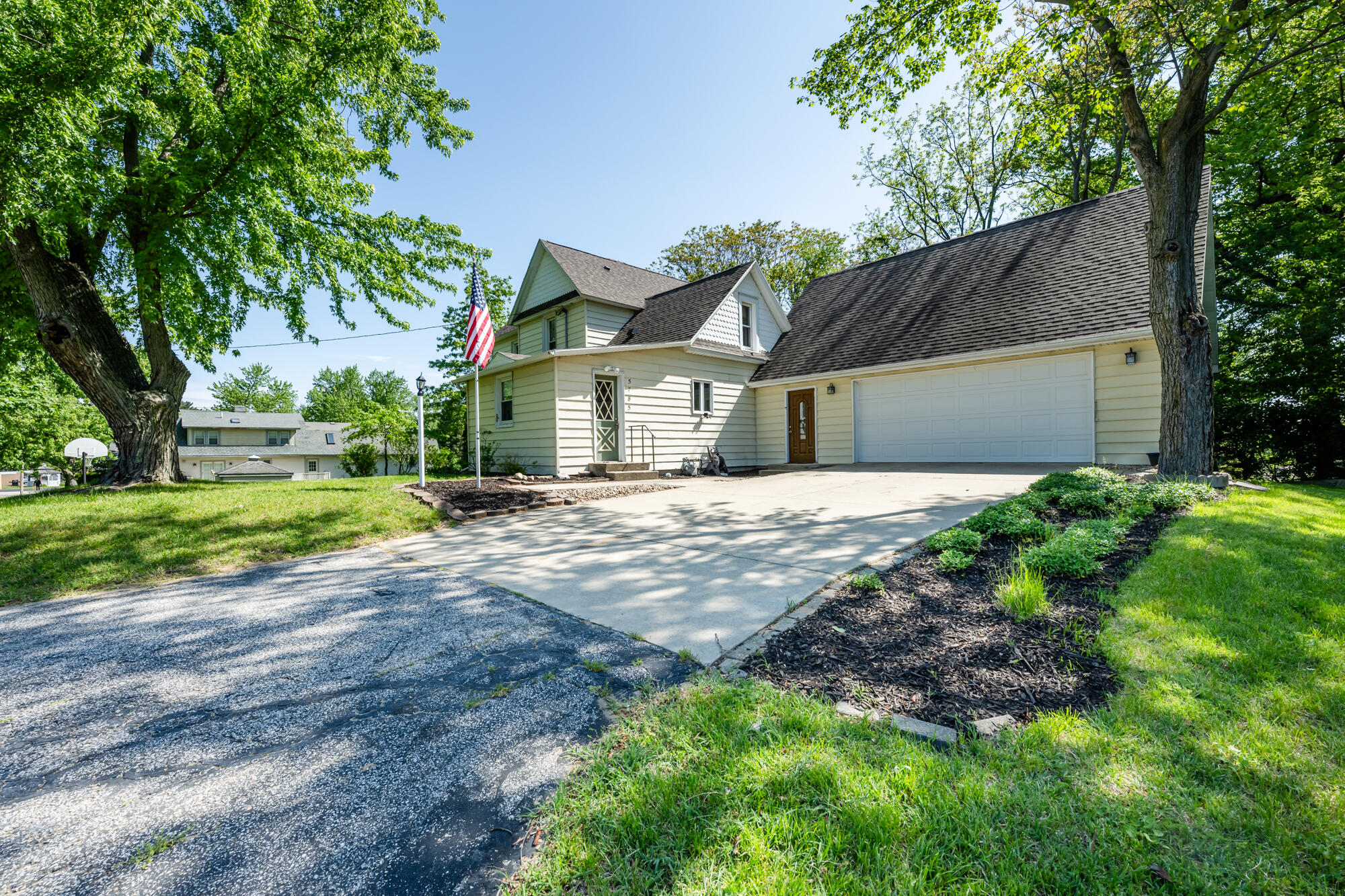 5785 Ridge Road