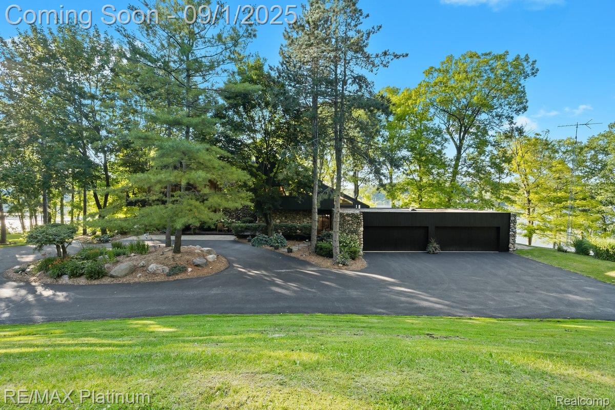 2095 Brighton Shores Trail