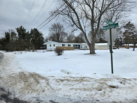 496 E Lovell Drive Troy City MI 48085