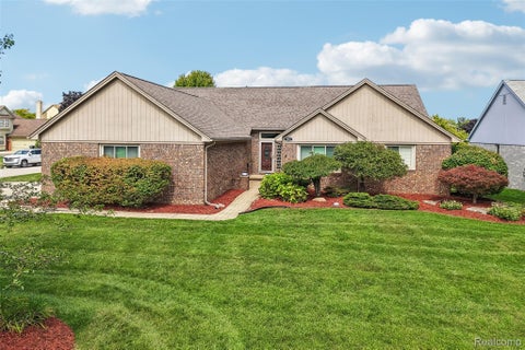 Photo of 1781 S Shore Drive, Rochester Hills City, MI 48307 (MLS # 20261071061)