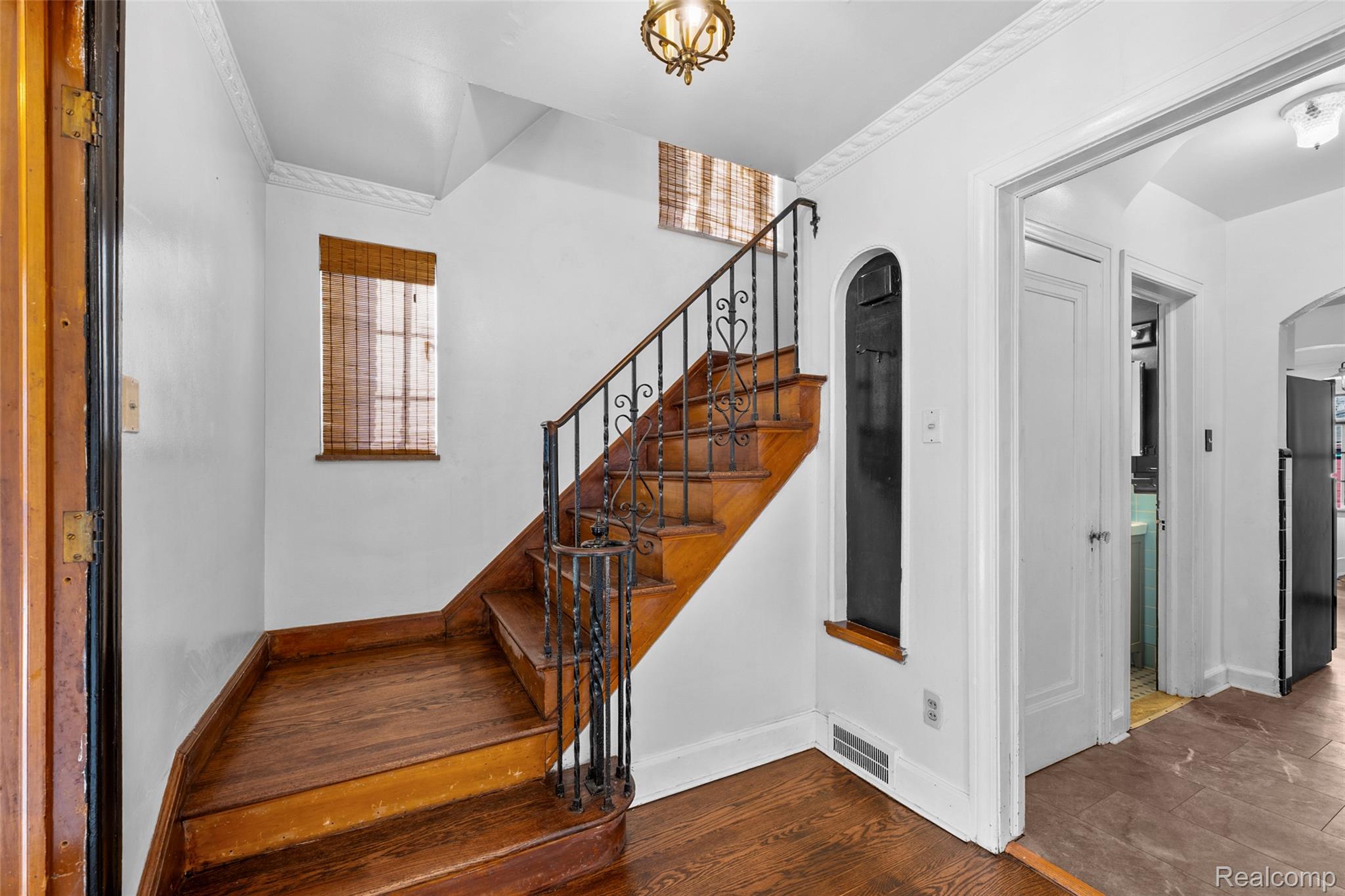 16147 Normandy Street