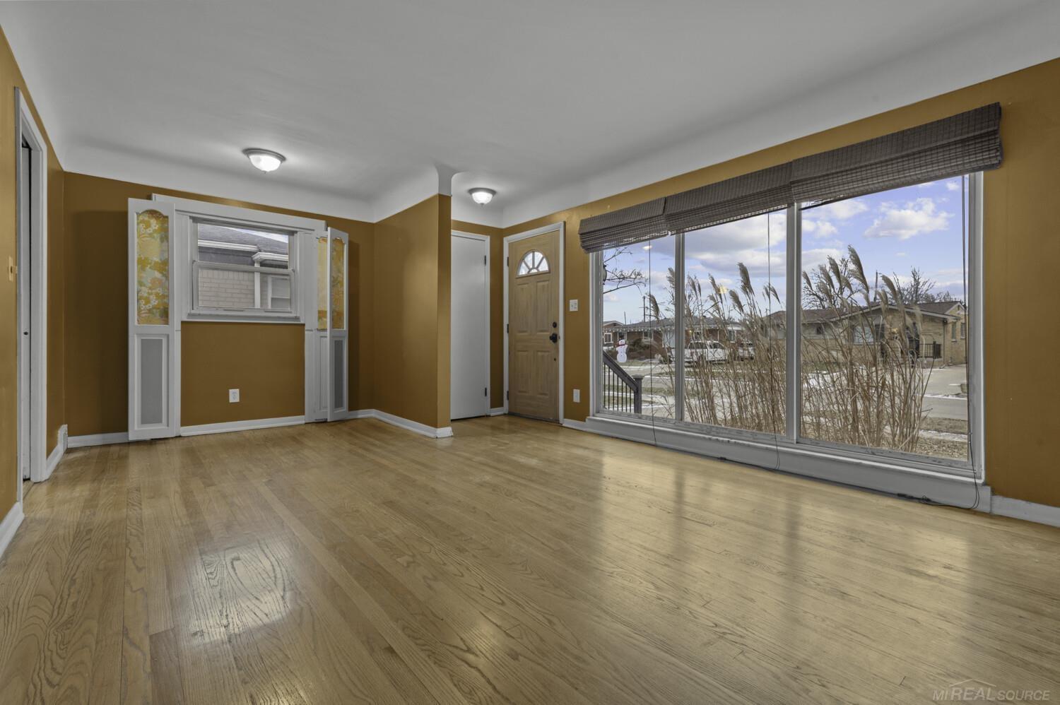 21431 Lakebreeze Street