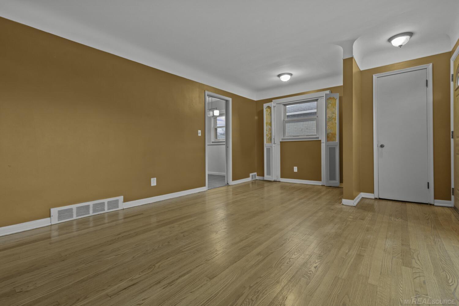 21431 Lakebreeze Street