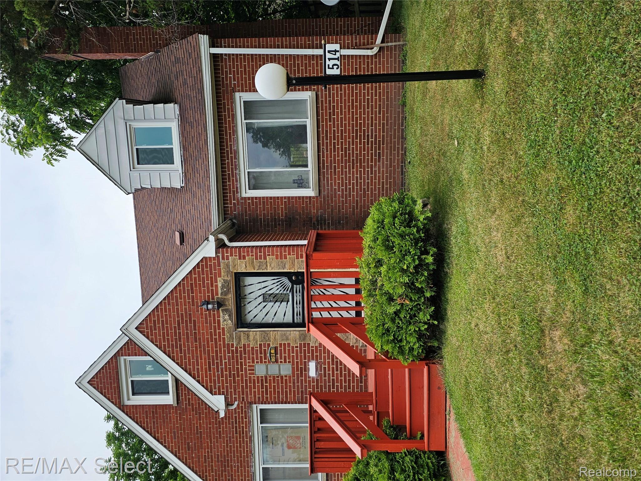514 McClellan W