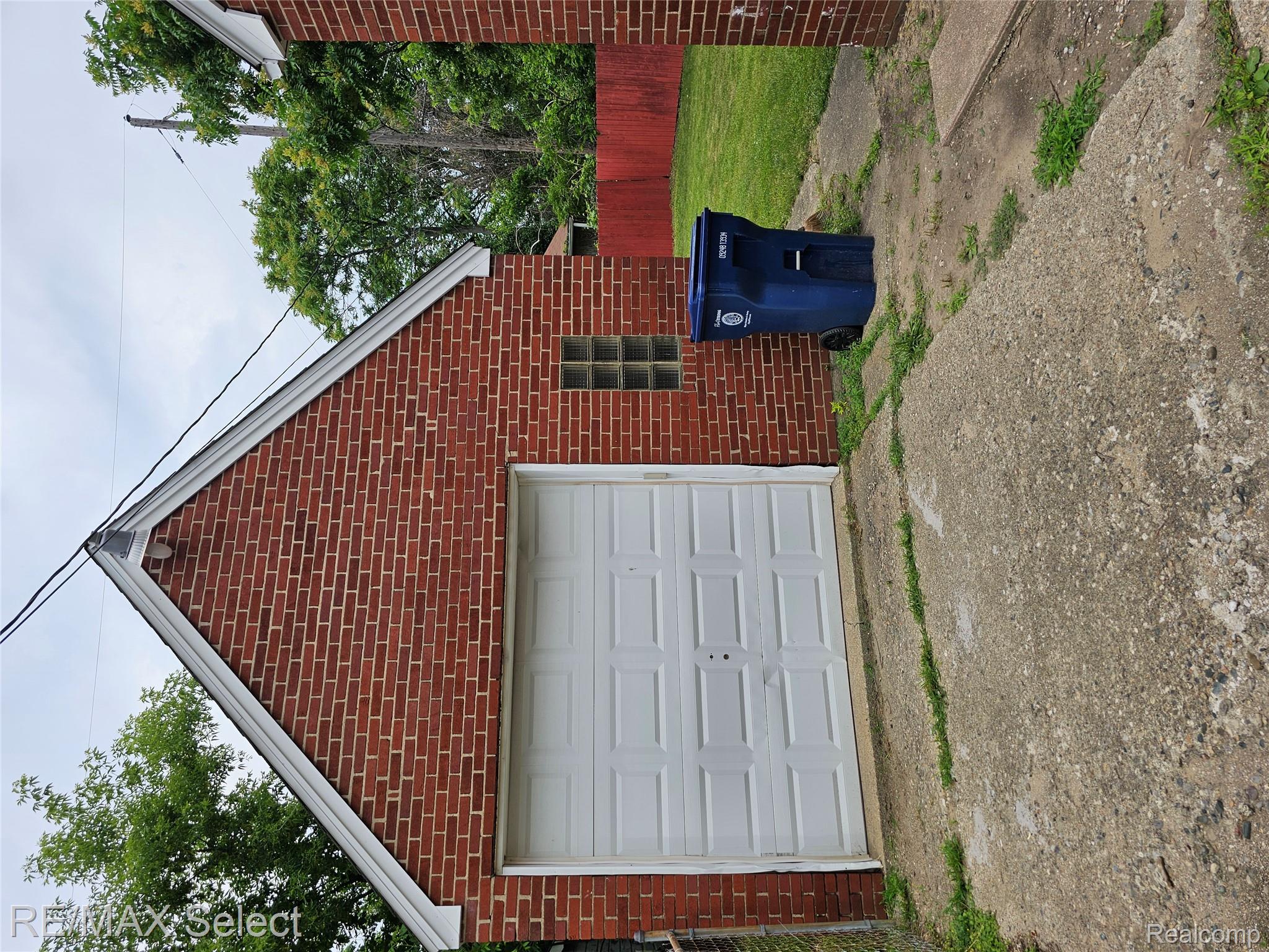 514 McClellan W