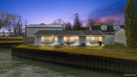 9287 N River Road 2 Clay Township MI 48001