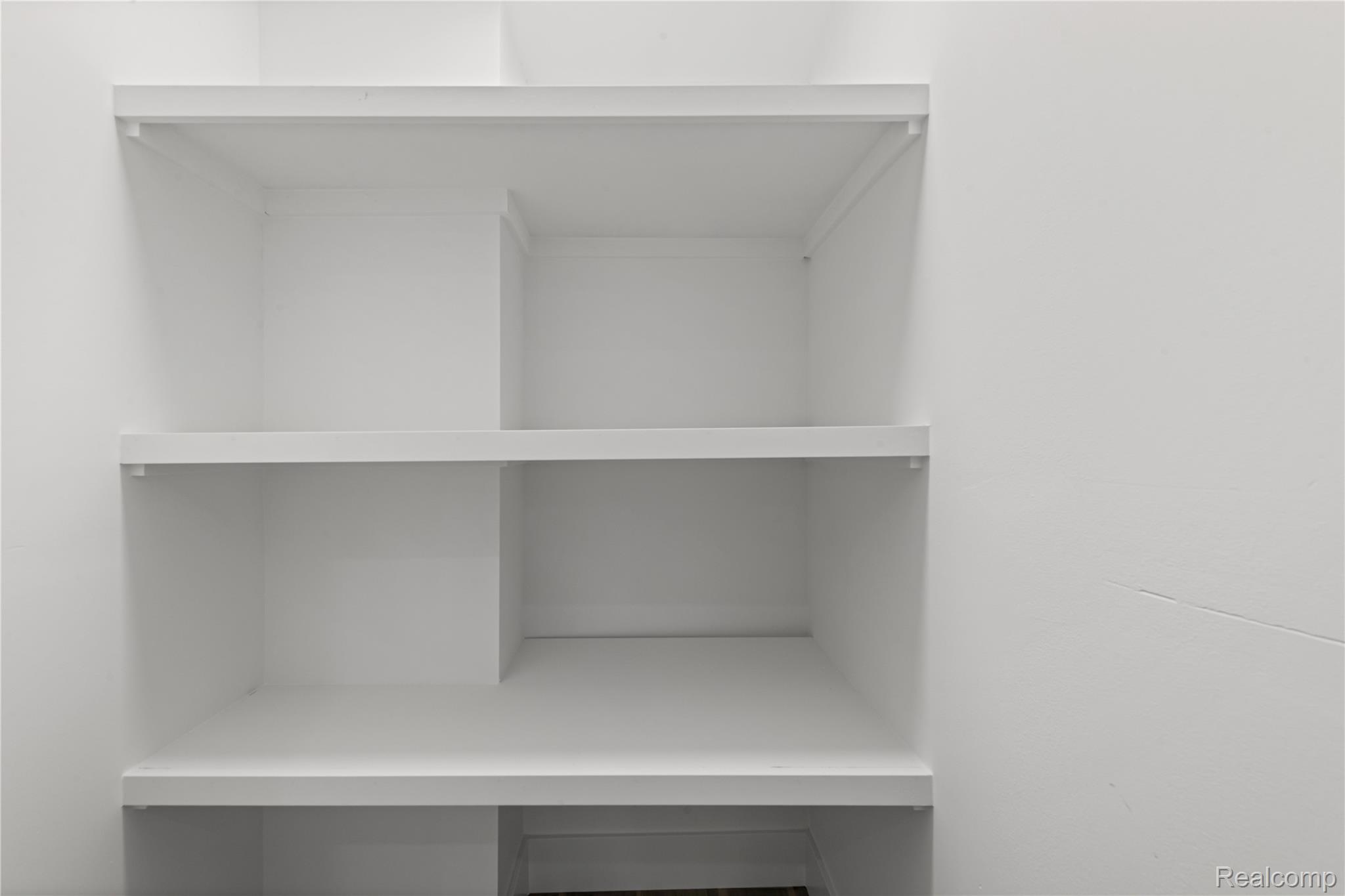 Waterford, Michigan 48329, United States, 4 Bedrooms Bedrooms, ,2 BathroomsBathrooms,Residential,Coming Soon,249363