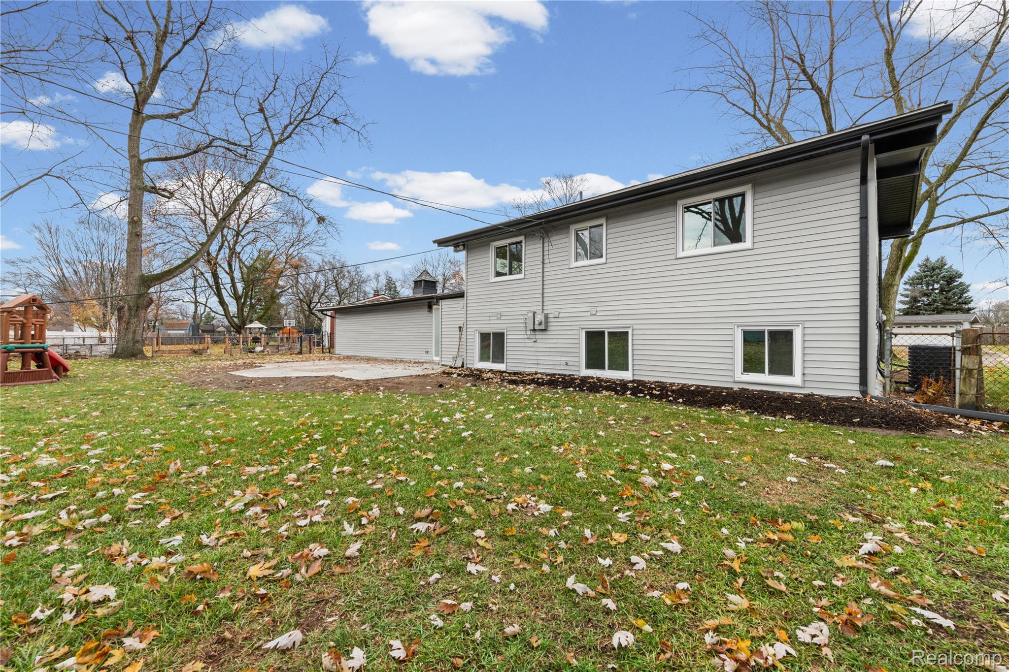 Waterford, Michigan 48329, United States, 4 Bedrooms Bedrooms, ,2 BathroomsBathrooms,Residential,Coming Soon,249363