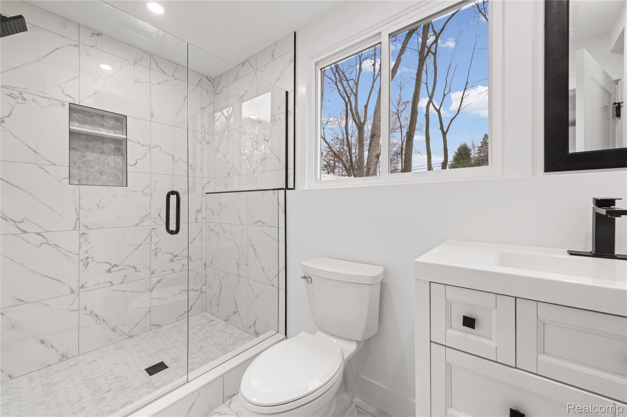 Waterford, Michigan 48329, United States, 4 Bedrooms Bedrooms, ,2 BathroomsBathrooms,Residential,Coming Soon,249363