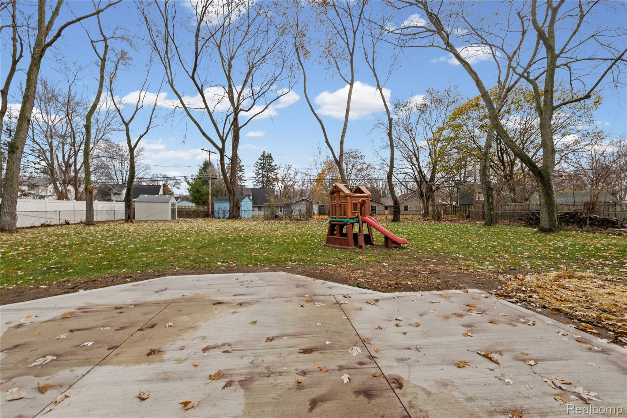 Waterford, Michigan 48329, United States, 4 Bedrooms Bedrooms, ,2 BathroomsBathrooms,Residential,Coming Soon,249363