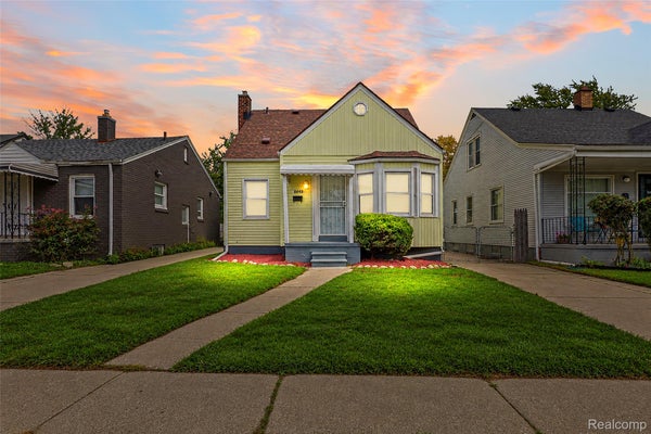 6484 WESTWOOD ST, DETROIT, MI 48228 - Image 164cb50b7b20cc5a6ff60d33ea82abc3/2193192102