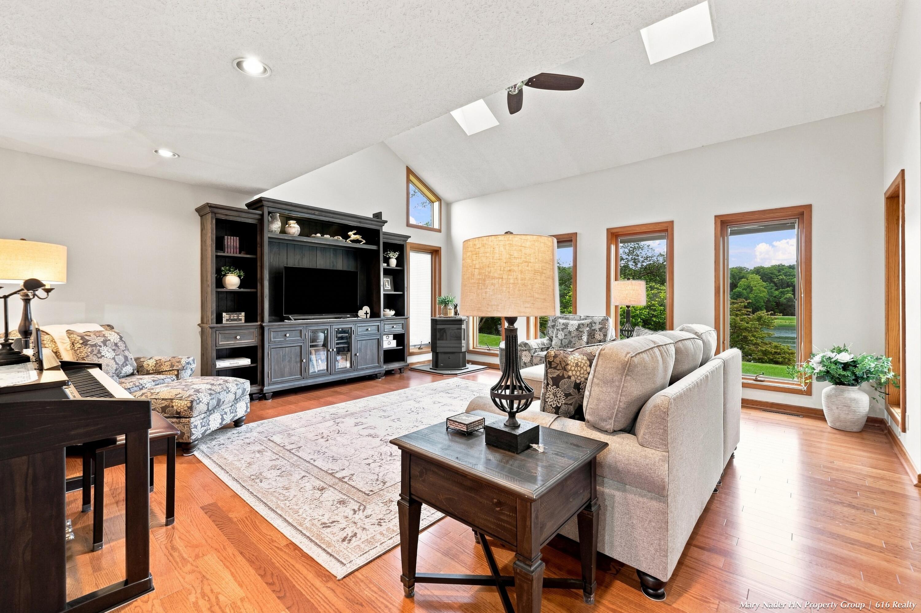 10767 Meadowbrook Court