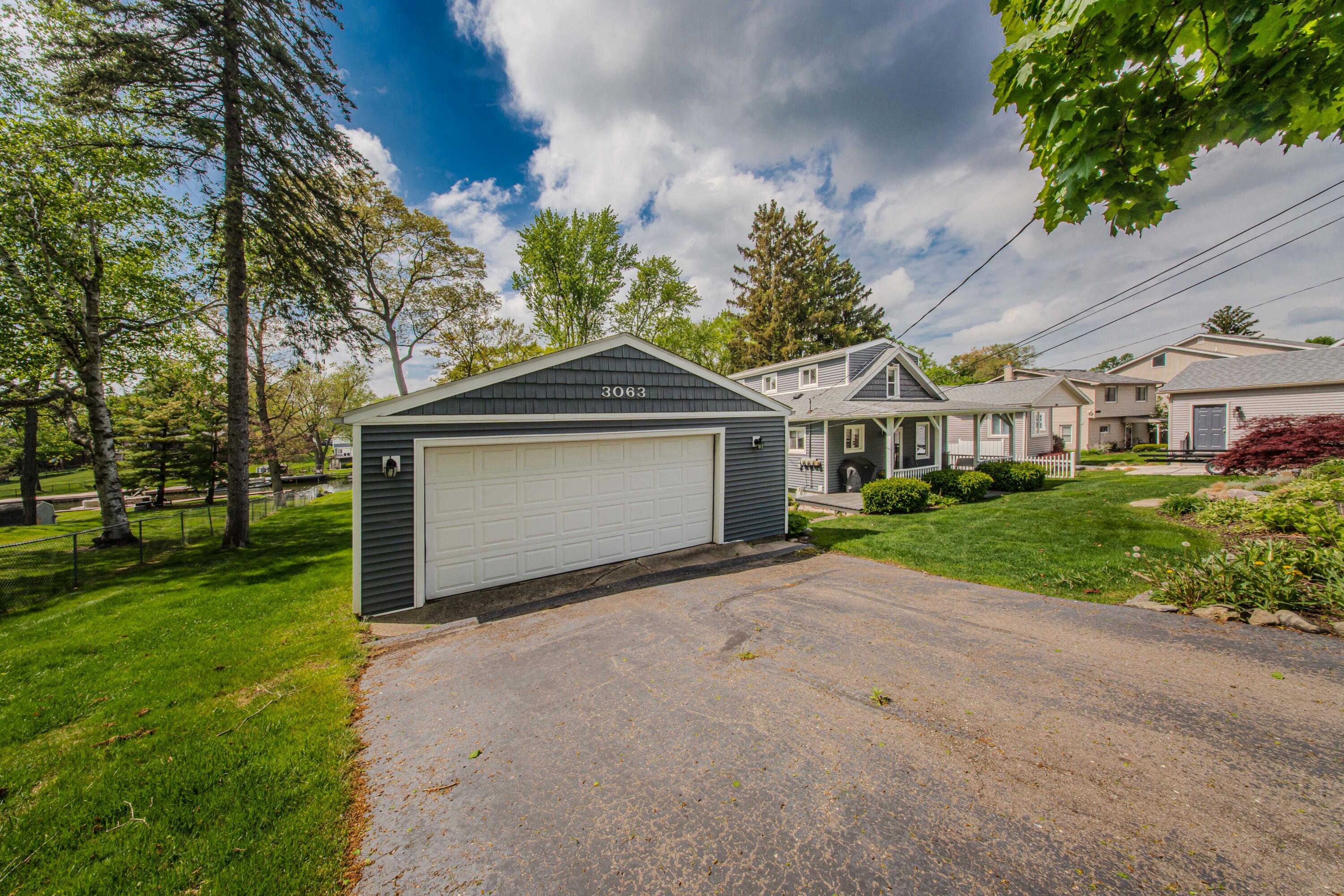 3063 Lansdowne Road