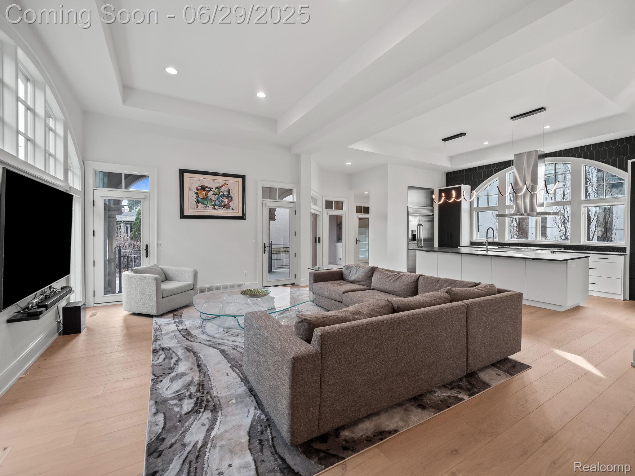 330 FERNDALE Avenue