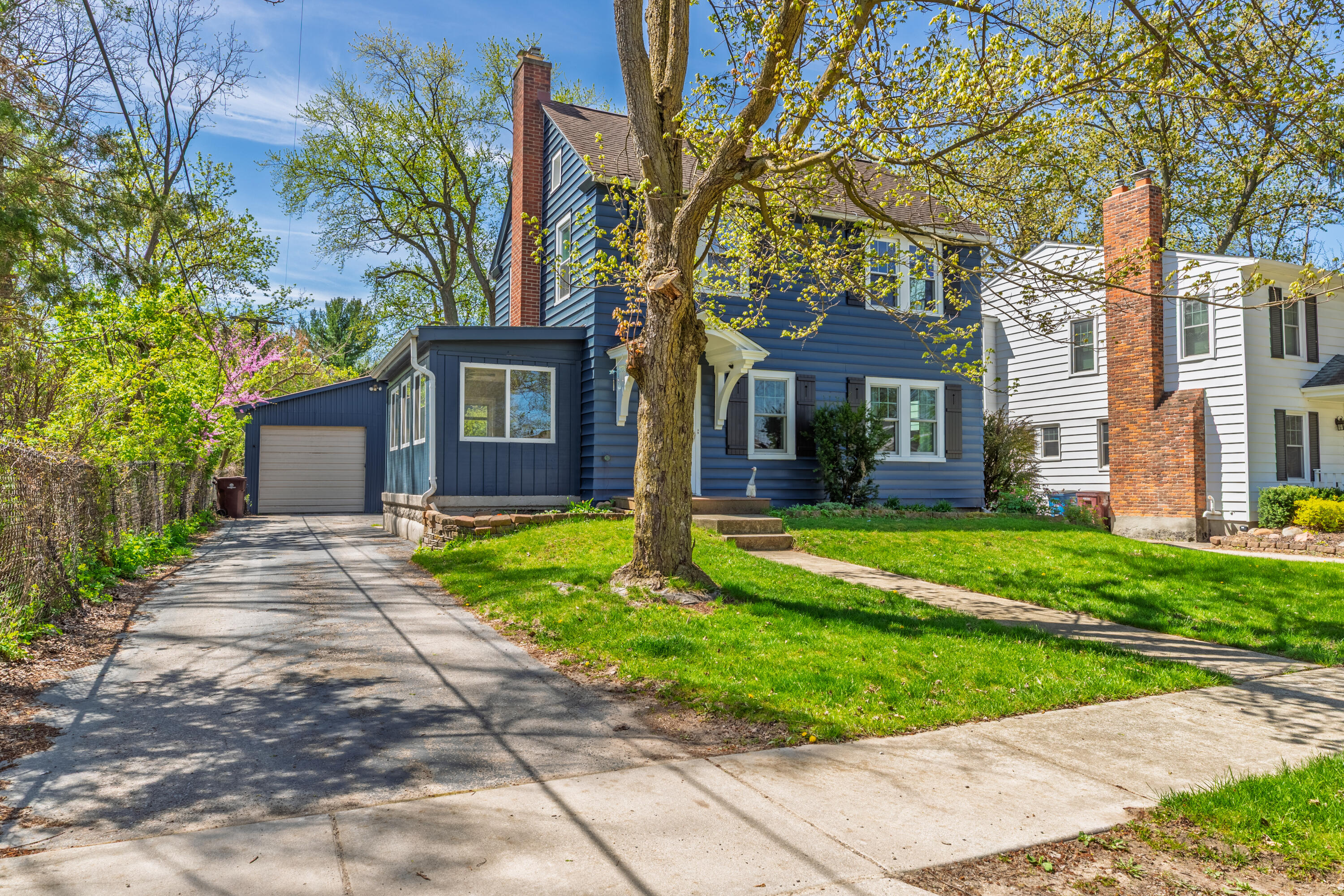 3401 Ferry Street
