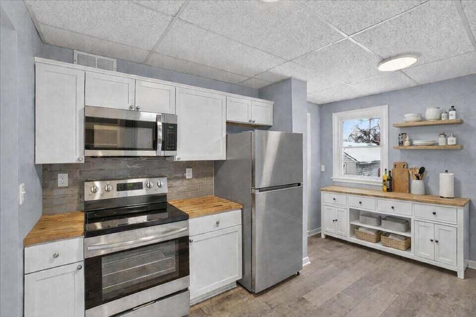 2133 S Burdick Street