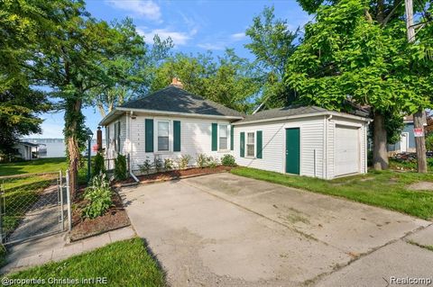 11346 E Shore Drive Green Oak Township MI 48189