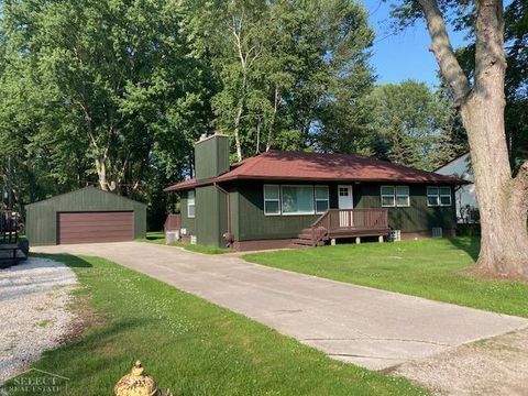 26655 Hickler Lane Harrison Charter Township MI 48045