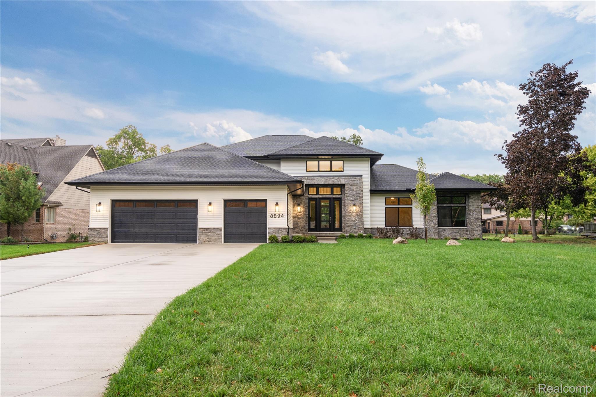 8894 Marquette Drive