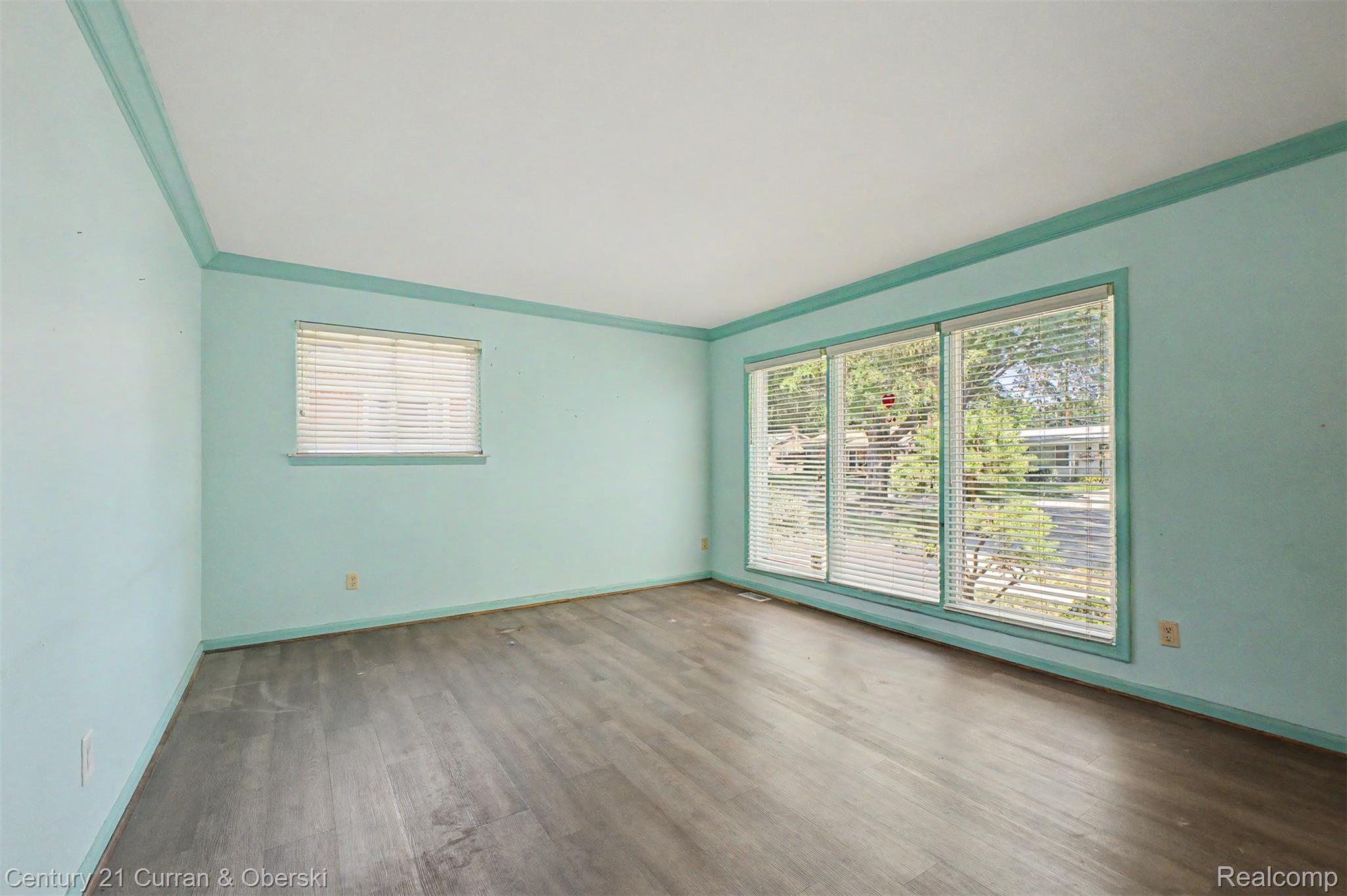 26733 Rouge River Drive