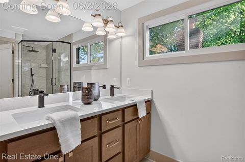 Tiny photo for 2141 Hickory Leaf Court N, Rochester Hills City, MI 48309 (MLS # 20261039371)