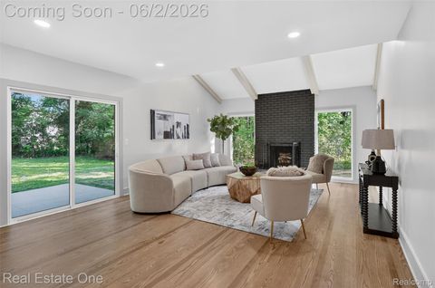 Tiny photo for 2141 Hickory Leaf Court N, Rochester Hills City, MI 48309 (MLS # 20261039371)