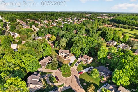 Tiny photo for 2141 Hickory Leaf Court N, Rochester Hills City, MI 48309 (MLS # 20261039371)