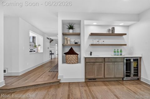 Tiny photo for 2141 Hickory Leaf Court N, Rochester Hills City, MI 48309 (MLS # 20261039371)