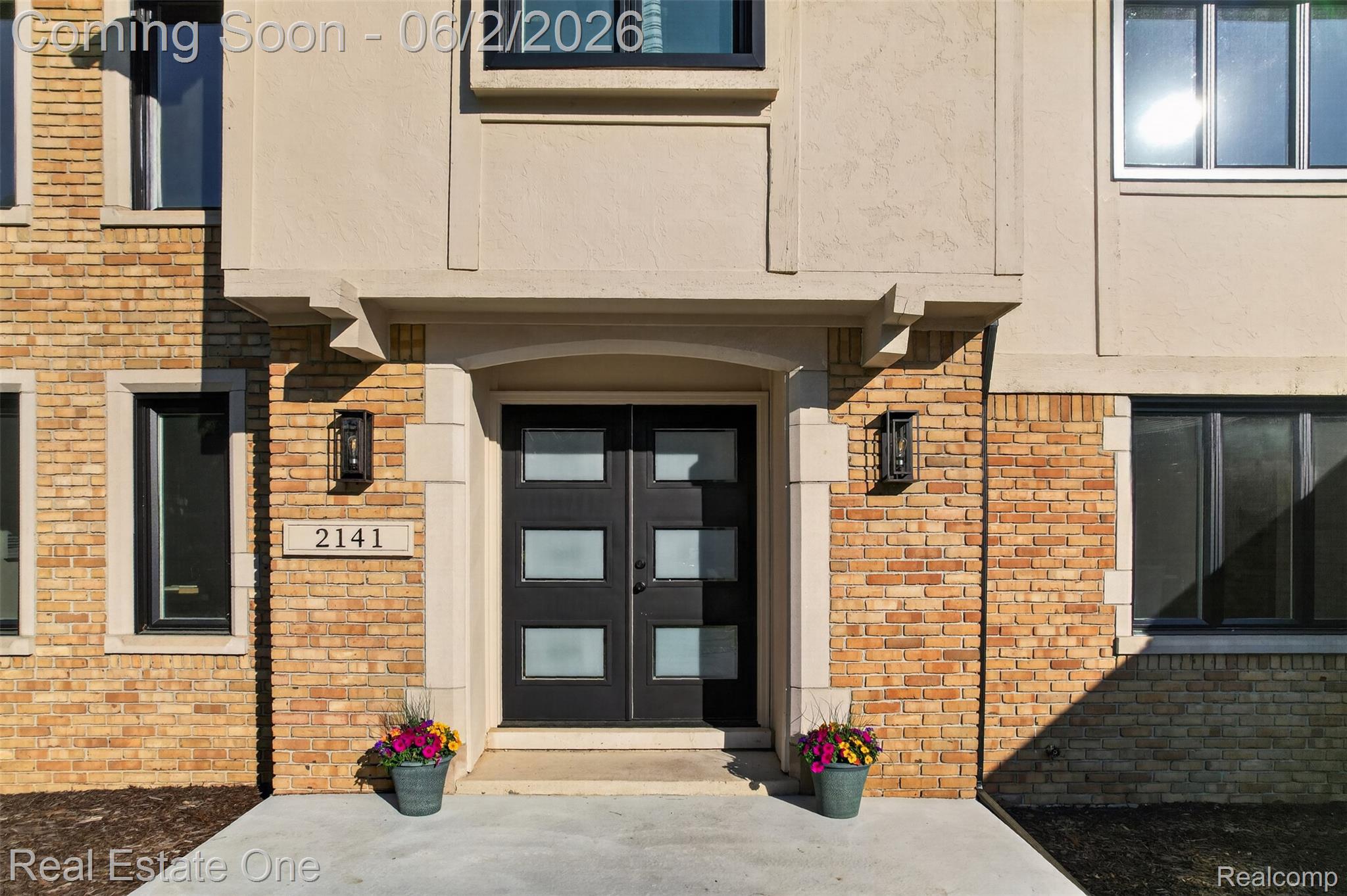 2141 Hickory Leaf Court N