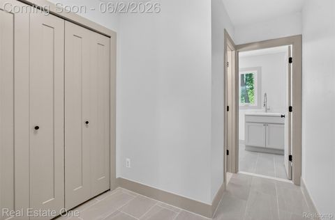Tiny photo for 2141 Hickory Leaf Court N, Rochester Hills City, MI 48309 (MLS # 20261039371)