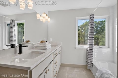 Tiny photo for 2141 Hickory Leaf Court N, Rochester Hills City, MI 48309 (MLS # 20261039371)