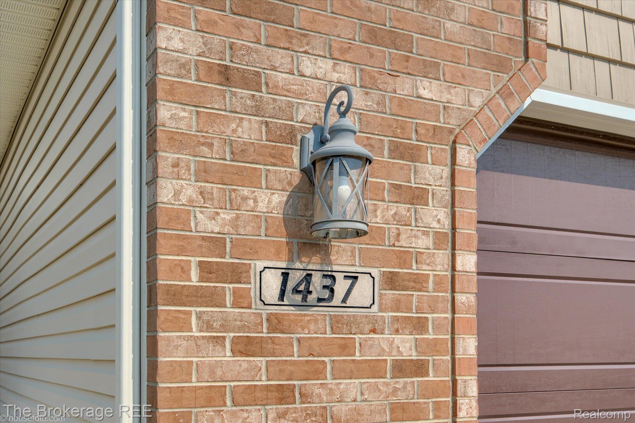 1437 Pondview Drive