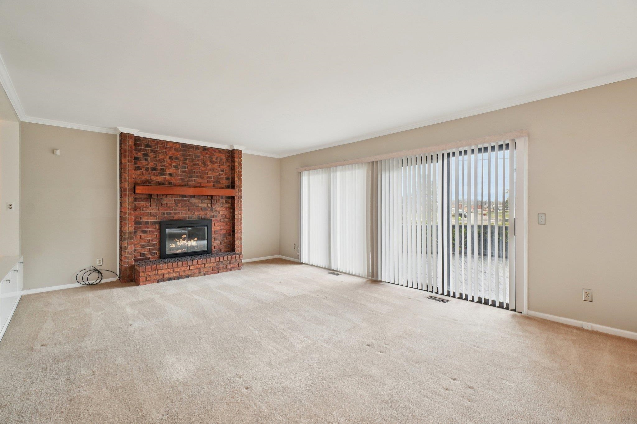 2932 Constitution Court