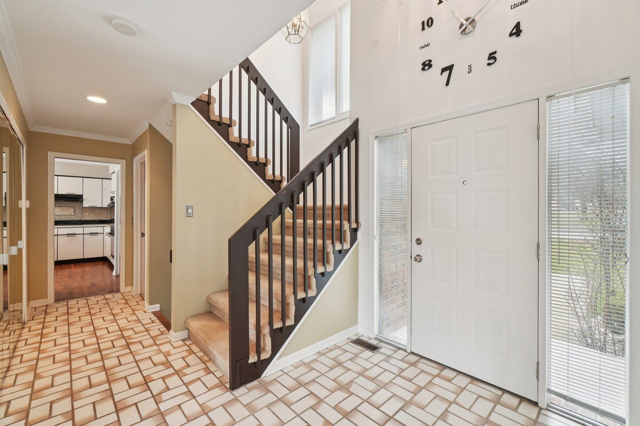 2932 Constitution Court