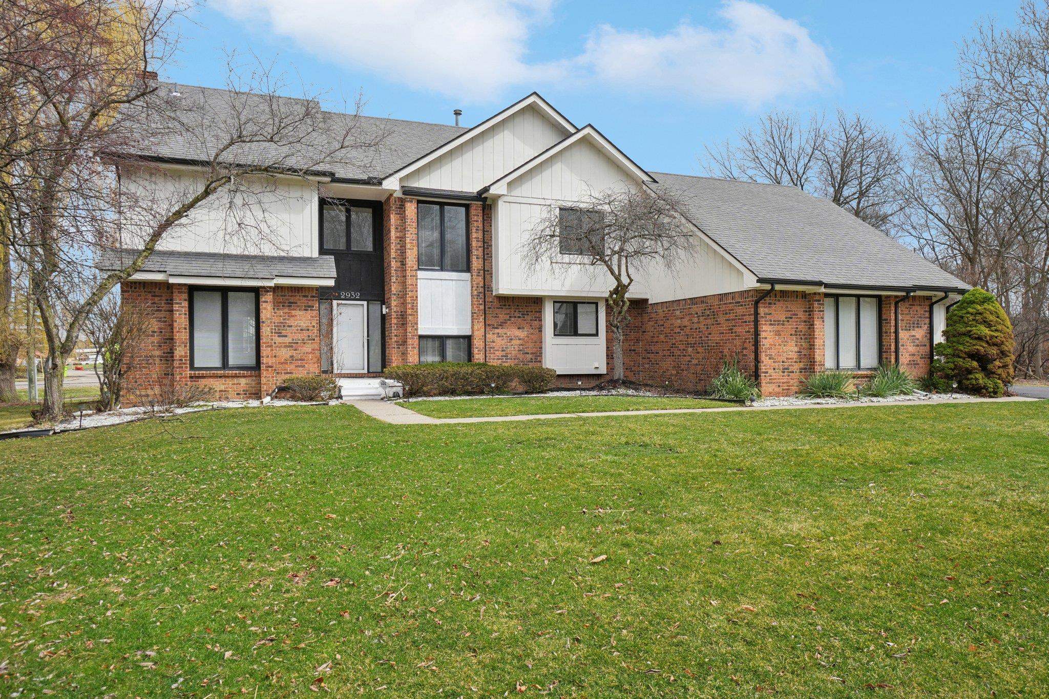 2932 Constitution Court