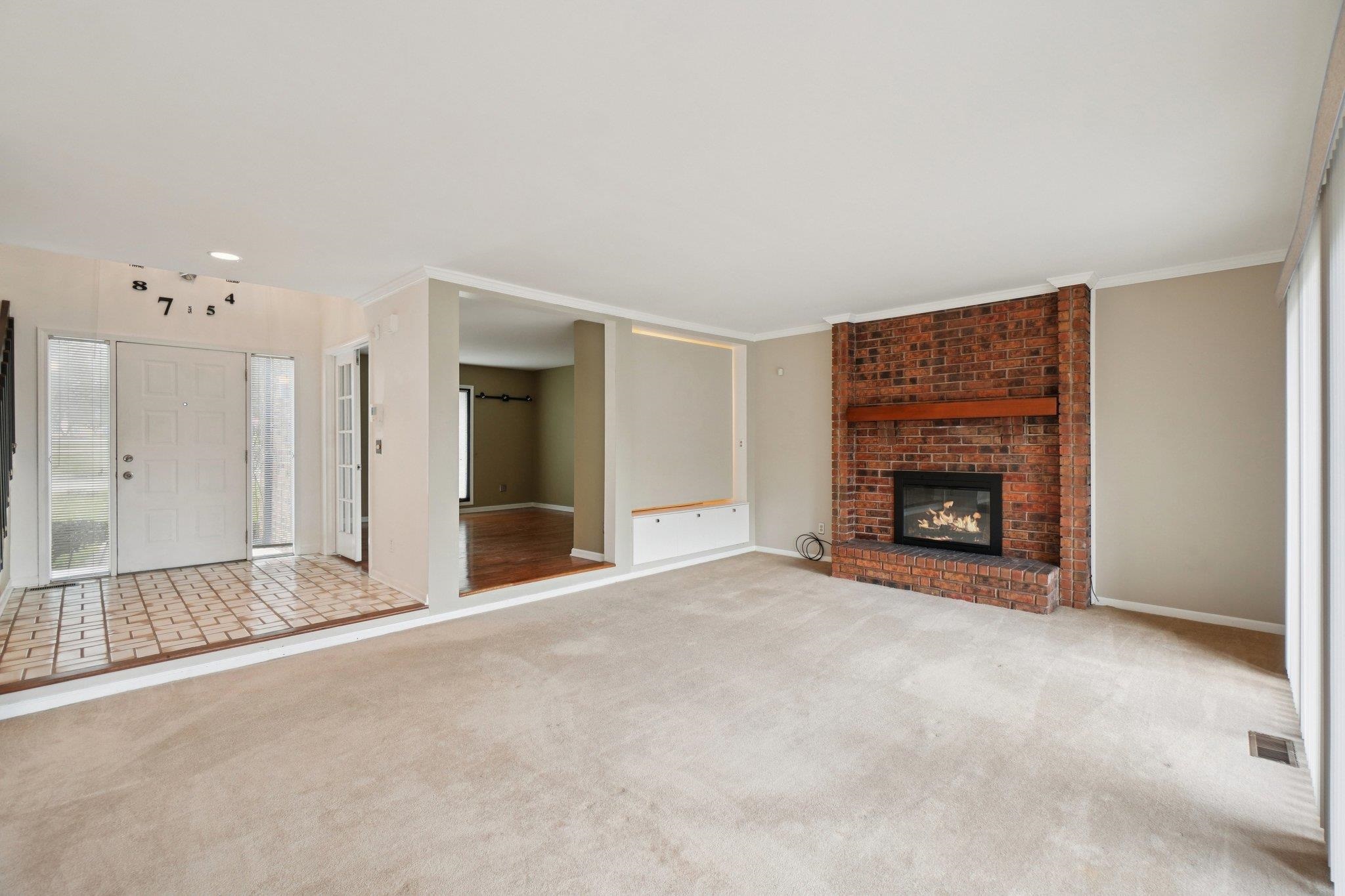 2932 Constitution Court