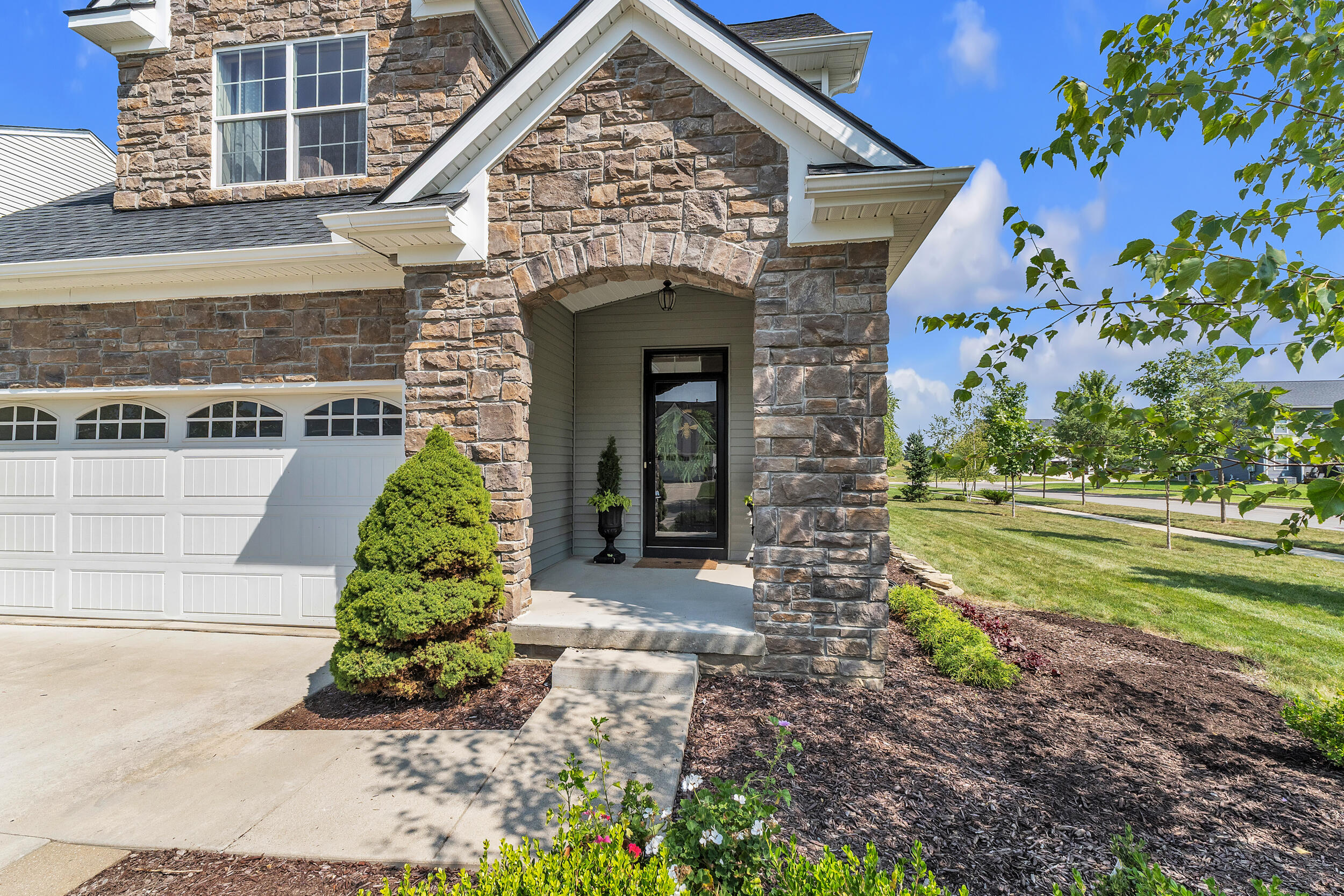 481 Hickory Bluff Lane