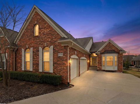 2747 Castlemartin Court Oakland Charter Township MI 48306