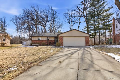 19661 Silver Spring Street Southfield City MI 48076