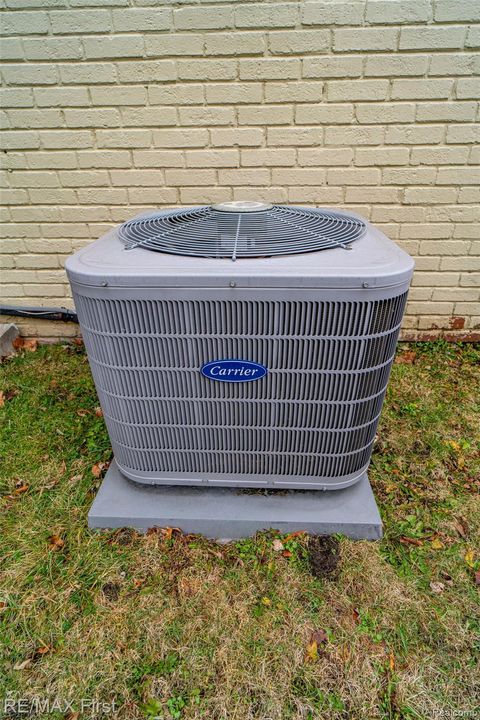 Tiny photo for 1039 Somerset Avenue, Grosse Pointe Park City, MI 48230 (MLS # 20261002324)