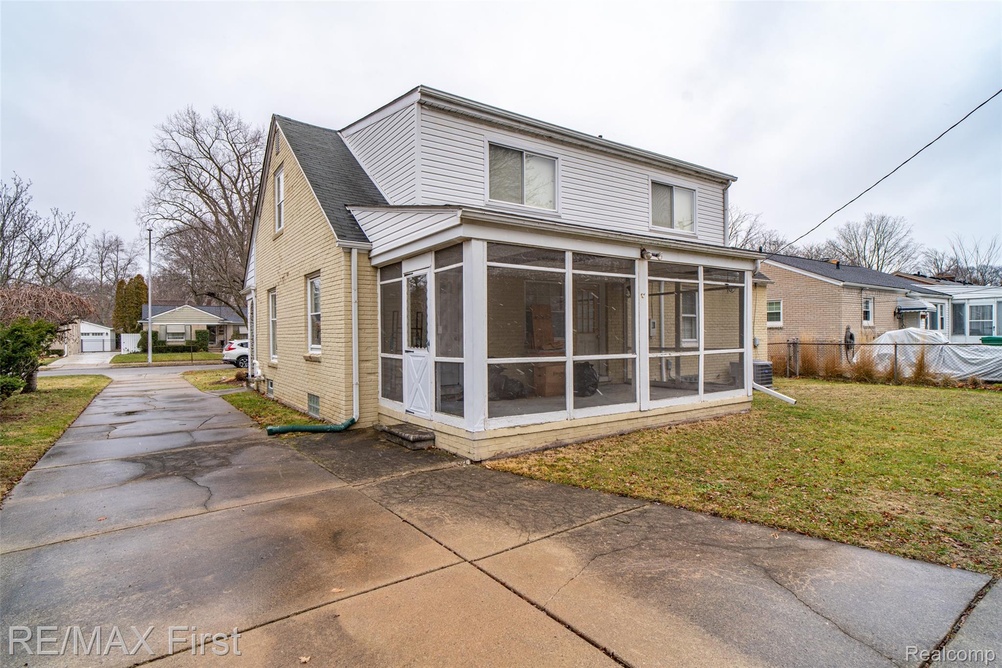 1039 Somerset Avenue