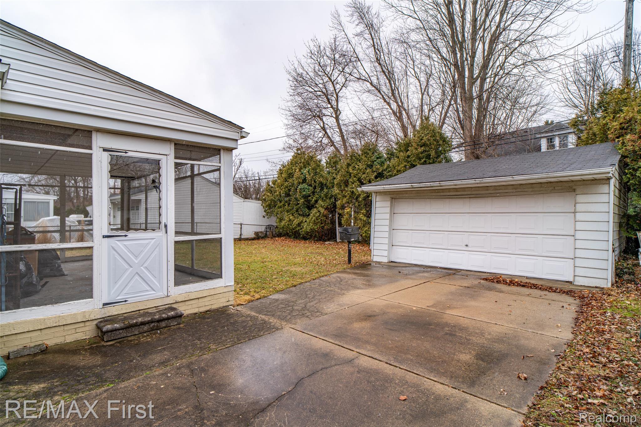 1039 Somerset Avenue