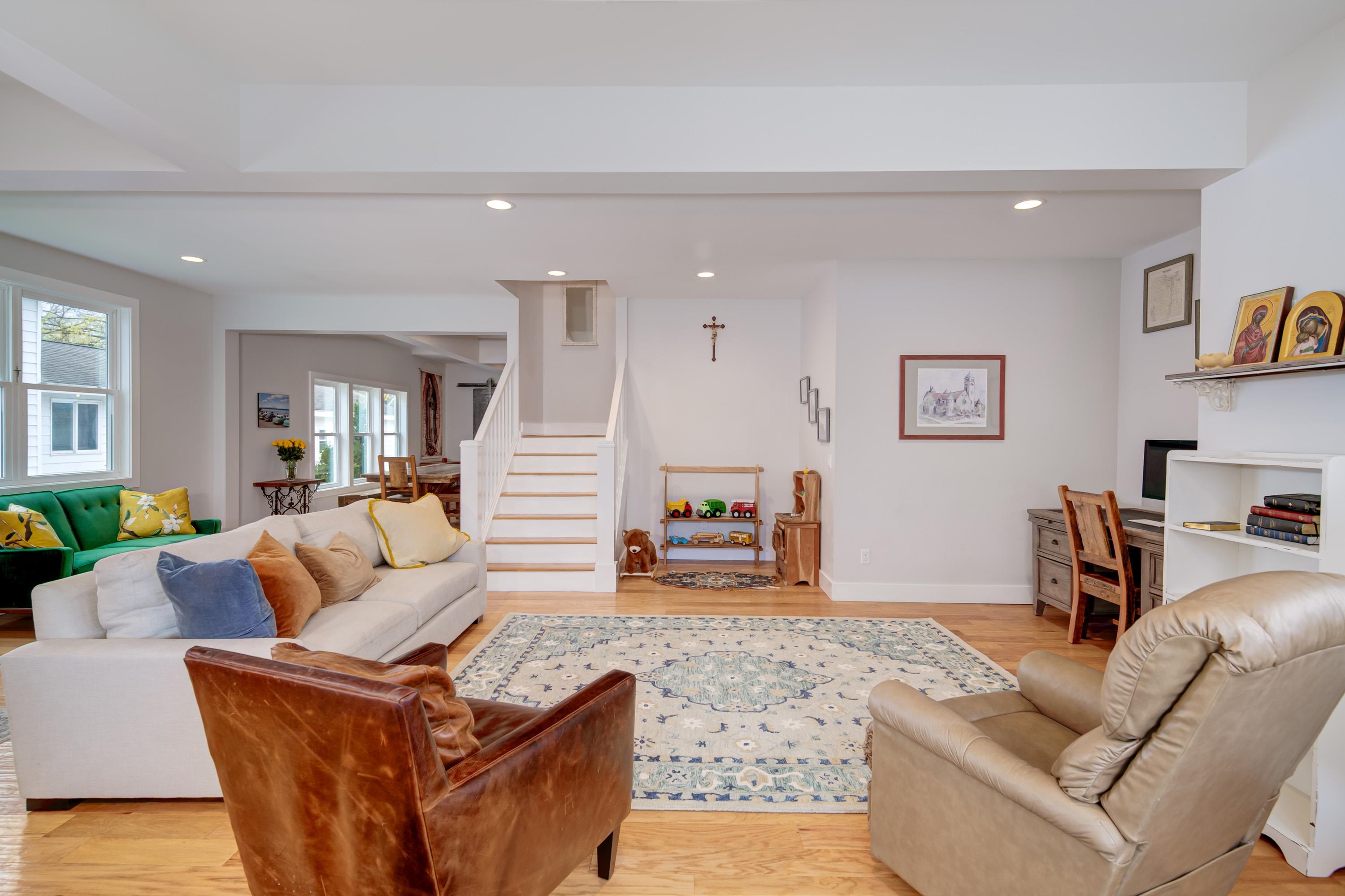 319 W Eighth Street