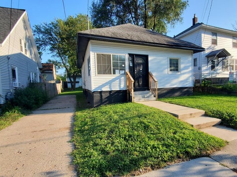Photo of 1106 Dickinson Street SE, Grand Rapids City, MI 49507 (MLS # 65026047677)