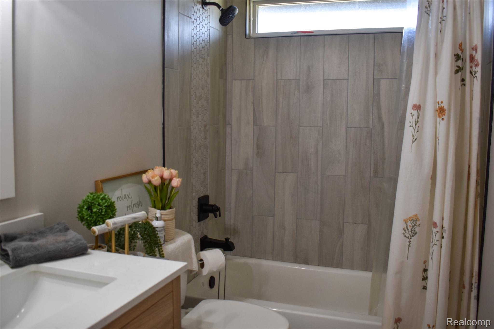 Highland Charter Township, Michigan 48357, United States, 4 Bedrooms Bedrooms, ,3 BathroomsBathrooms,Residential,Coming Soon,228182