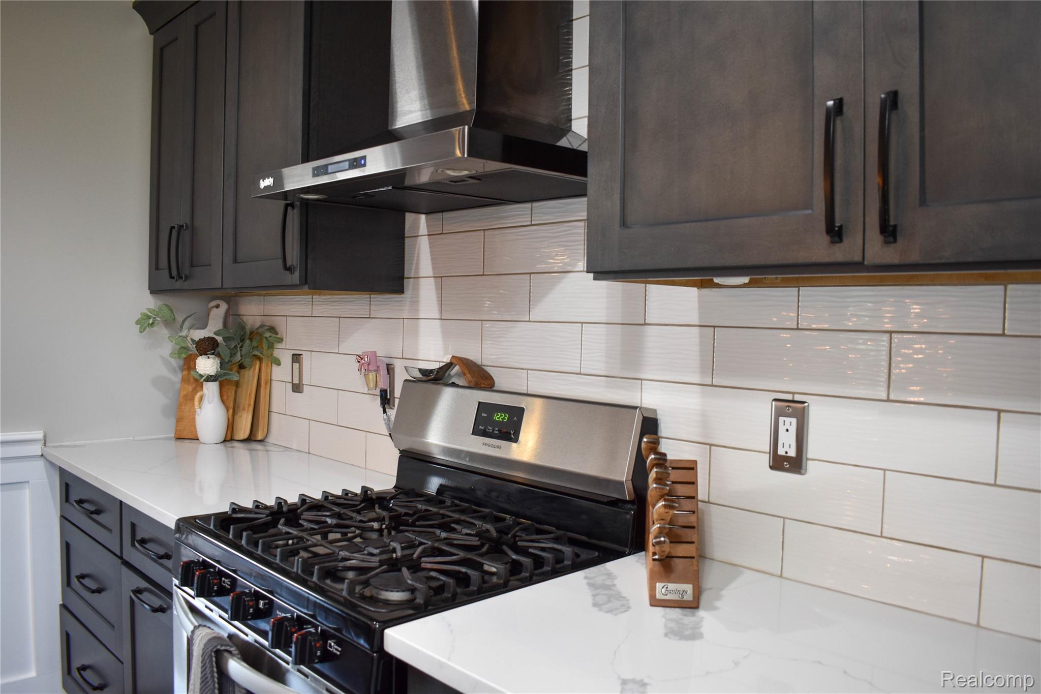 Highland Charter Township, Michigan 48357, United States, 4 Bedrooms Bedrooms, ,3 BathroomsBathrooms,Residential,Coming Soon,228182