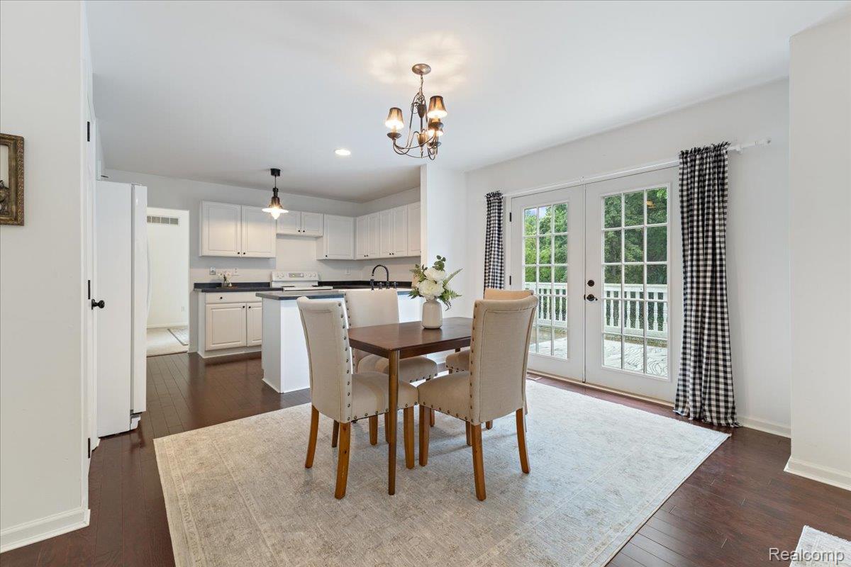 Waterford Charter Township, Michigan 48329, United States, 5 Bedrooms Bedrooms, ,4 BathroomsBathrooms,Residential,Active,154872